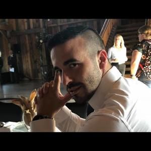 Meet your Posher, Maxwell